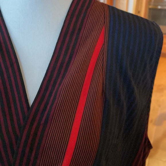 Liz Claiborne Women's Sleeveless Top EUC red,blue,black Vertical Stripe XXL - Picture 2 of 7